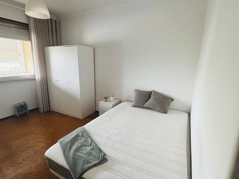 En-suite room (private bathroom) — couples welcome, photo 1 of 5
