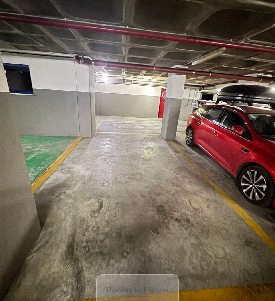 Garage space, photo 1 of 2
